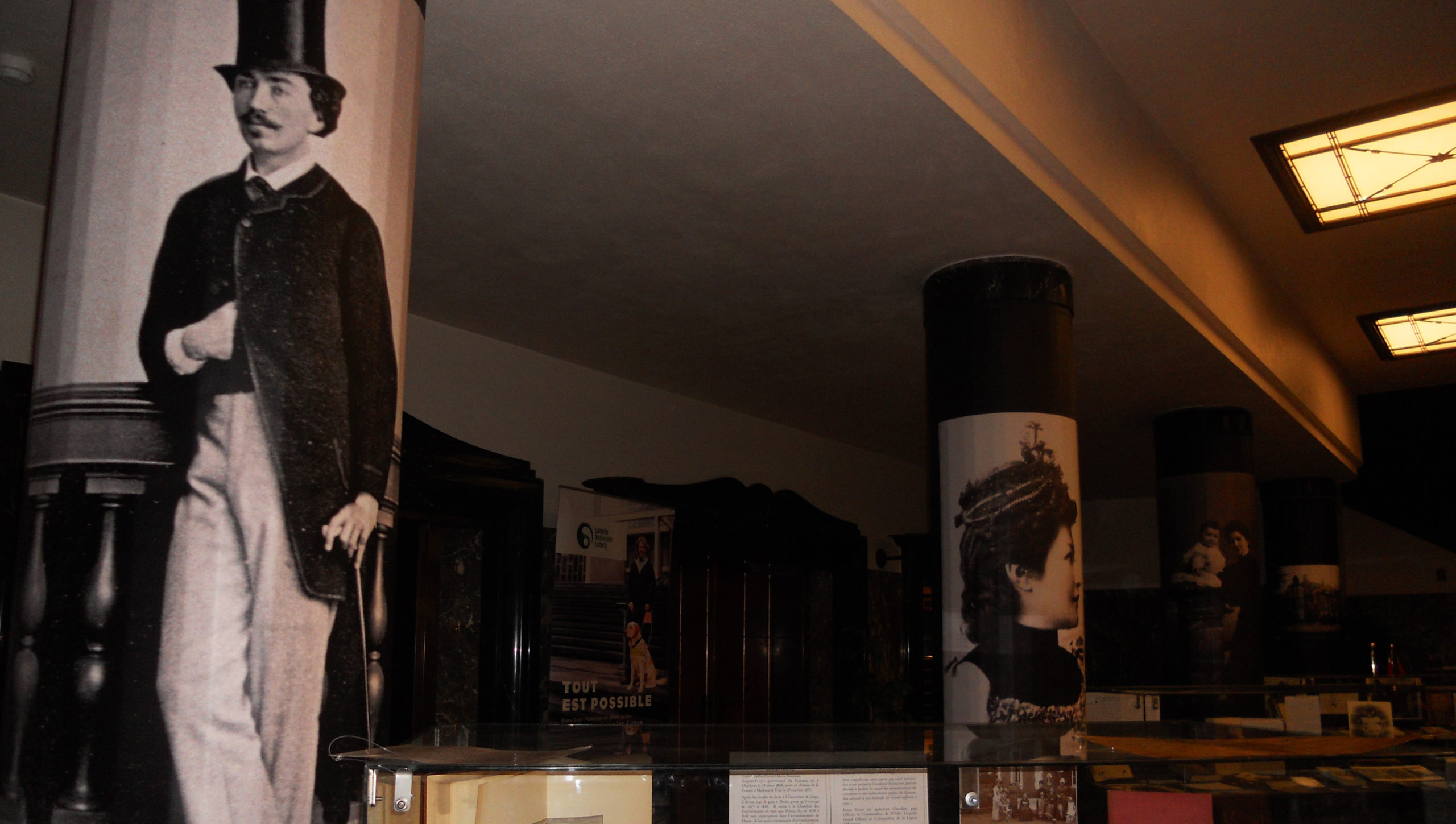 Conception de bâches sur mesures pour Exposition