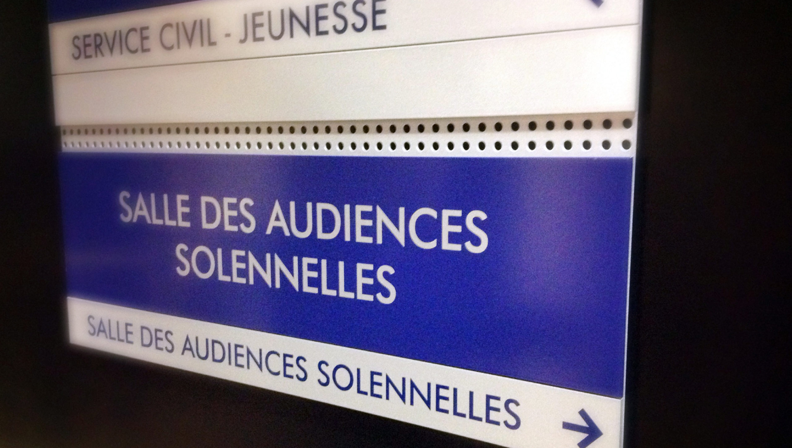 Signalétique sur mesure (Cour d'Appel) de Mons