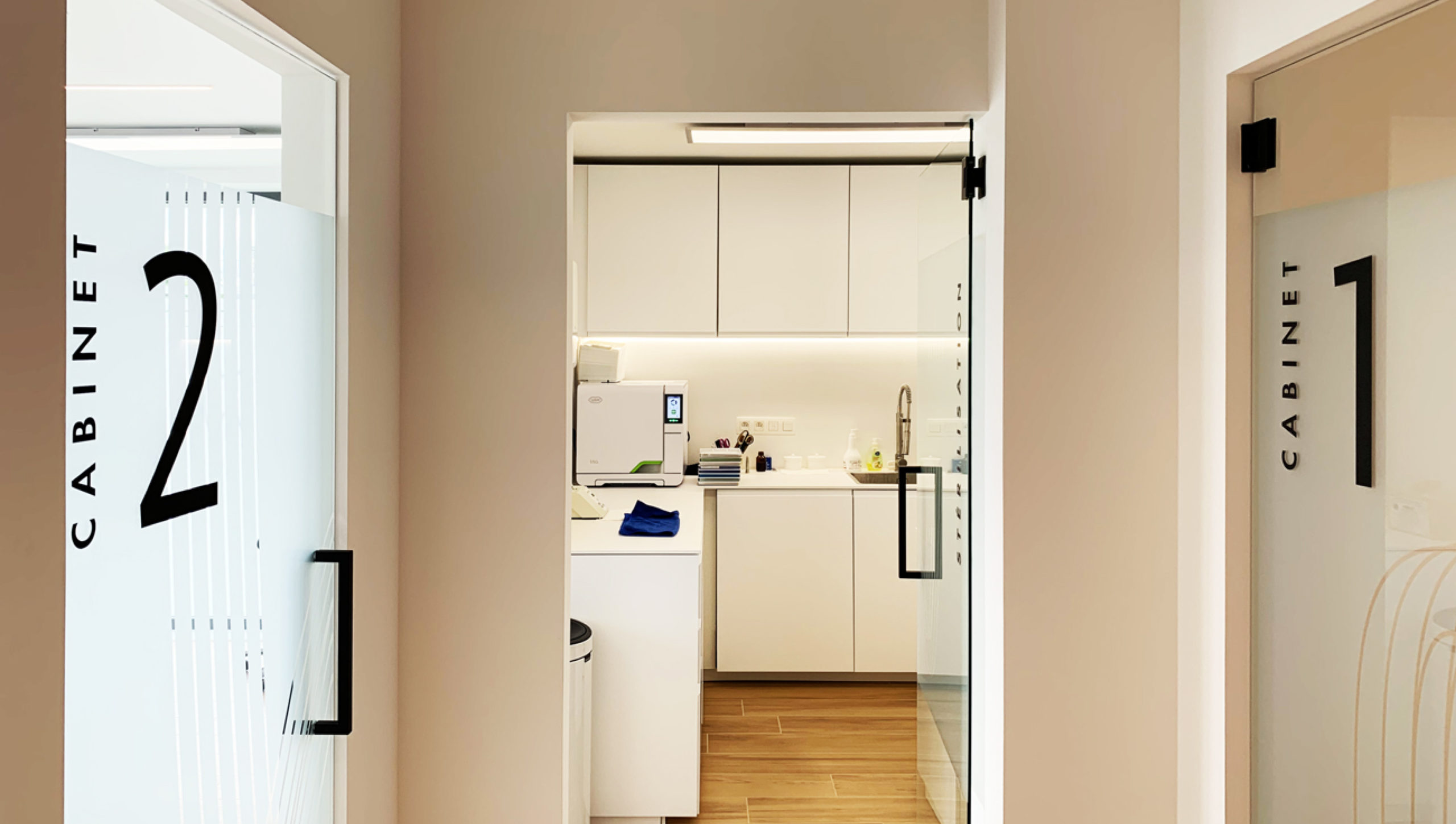 Brise-vue porte (Cabinet dentaire Jurbise)