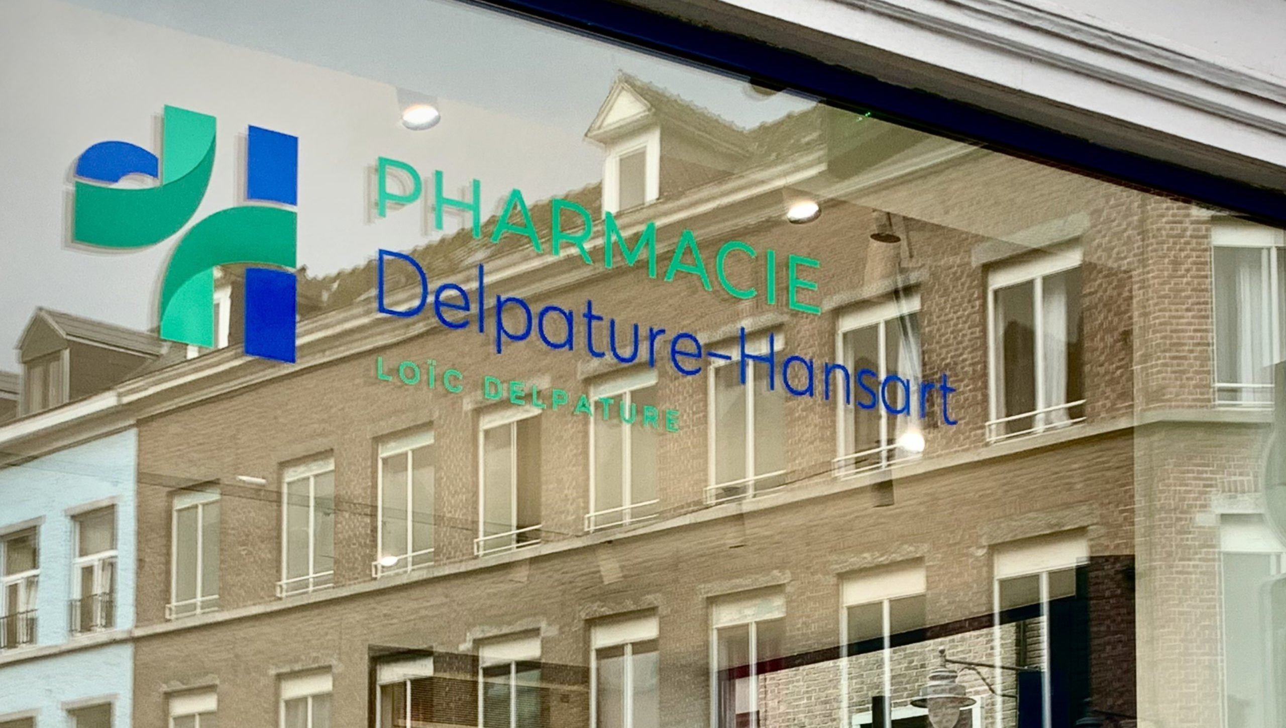 Création de logo + lettrage vitrine